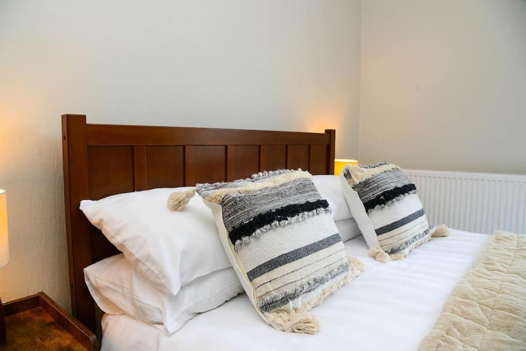 Delightful 2 Bed Town Centre House, Sleeps 4 Apartment Barnsley Exterior photo